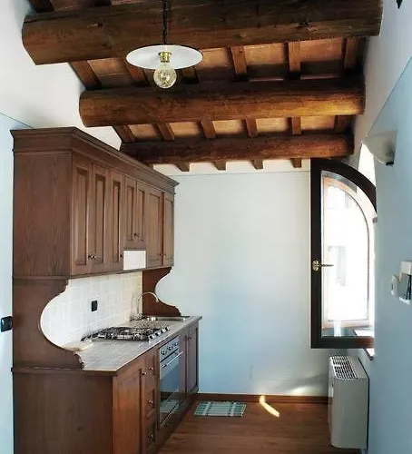 Alojamento de Acomodação e Pequeno-almoço Il Vecchio Seccatoio 4*